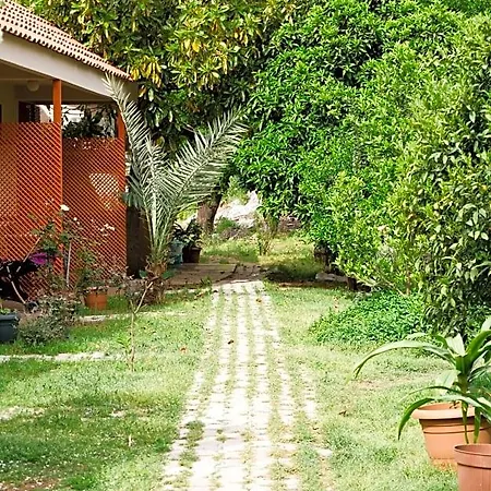 Village Garden Hotel 3*